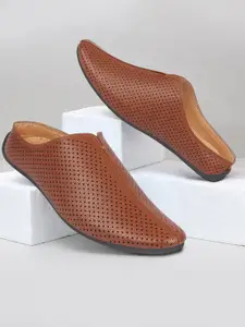 FAUSTO Men Textured Lightweight Mules