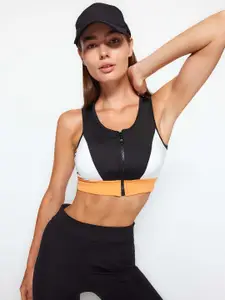 Trendyol Colourblocked Full Coverage Lightly Padded Sports Bra With All Day Comfort
