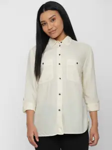 AMERICAN EAGLE OUTFITTERS Spread Collar Regular Fit Opaque Casual Shirt