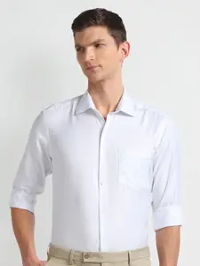 Arrow Slim Fit Vertical Striped Pure Cotton Autopress Formal Shirt