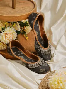 Kiana House Of Fashion Printed Round Toe Embellished Mojaris