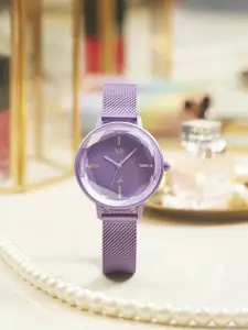 Fastrack  Vyb Aurora Women Printed Dial Bracelet Style Straps Analogue Watch FV60010QM01W