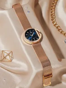 Fastrack Women Stainless Steel Bracelet Style Straps Analogue Watch FV60015WM01W