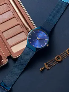 Fastrack  Vyb Successor Women Stainless Steel Straps Analogue Watch FV60002KM02W