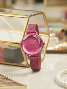 Fastrack Vyb Aurora Women Printed Dial Bracelet Style Straps Analogue Watch FV60010QM02W