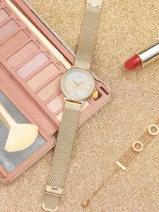 Fastrack Vyb Seeker Women Stainless Steel Bracelet Style Straps Analogue Watch FV60013YM01W