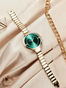 Fastrack Women Stainless Steel Bracelet Style Straps Analogue Watch FV60017YM01W