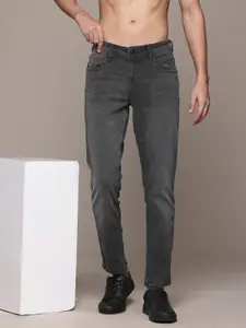 The Roadster Lifestyle Co. Men Slim Tapered Fit Light Fade Stretchable Jeans