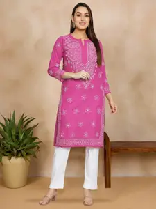 PARAMOUNT CHIKAN Ethnic Motifs Yoke Design Chikankari Cotton Straight Kurta