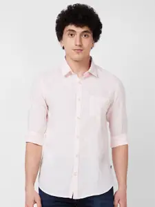 SPYKAR Spread Collar Regular Fit Opaque Casual Shirt