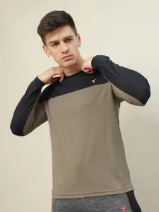 Technosport Colourblocked Slim Fit T-shirt