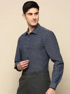 INVICTUS Standard Slim Fit Micro Ditsy Printed Long Sleeves Cotton Formal Shirt