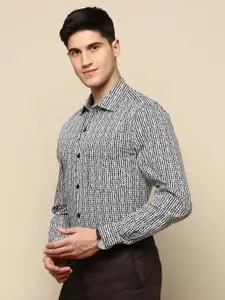 INVICTUS Standard Micro Checks Cotton Spread Collar Slim Fit  Opaque Checked Formal Shirt