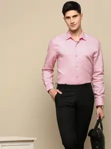 INVICTUS Spread Collar Standard Slim Fit Cotton Opaque Formal Shirt