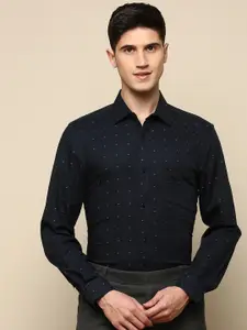 INVICTUS Spread Collar Standard Slim Fit Cotton Opaque Printed Formal Shirt