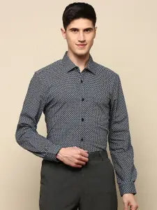 INVICTUS Spread Collar Standard Slim Fit Cotton Opaque Printed Formal Shirt