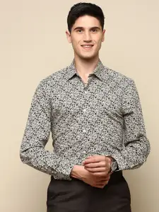 INVICTUS Standard Floral Printed Cotton Spread Collar Slim Fit Floral Opaque Formal Shirt