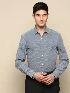 INVICTUS Standard Micro Checks Cotton Spread Collar Slim Fit Opaque Checked Formal Shirt