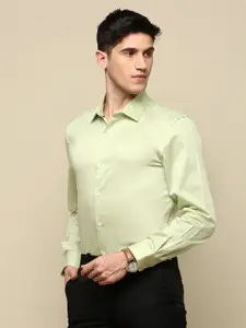 INVICTUS Standard Cotton Spread Collar Slim Fit Opaque Formal Shirt