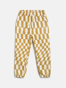 MINI KLUB Boys Geometric Printed Mid-Rise Cotton Joggers