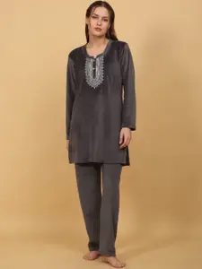 She N She Ethnic Motifs Embroidered Night Suit