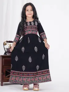 HEERAJI Girls Round Neck Three Quarter Sleeves Ethnic Motifs Print Maxi Dress
