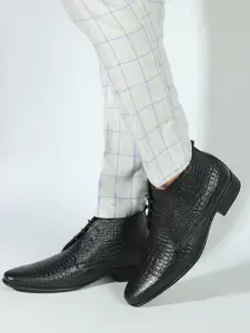 Carlton London Men Textured Leather Round Toe Brogues