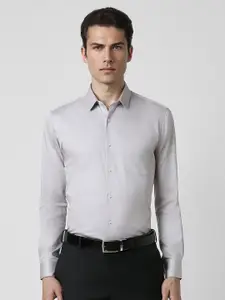 Peter England Regular Fit Spread Collar Cotton Formal Shirt