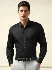 Peter England Slim Fit Spread Collar Cotton Formal Shirt