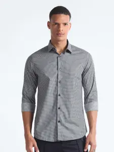 Flying Machine Slim Fit Opaque Printed Cotton Casual Shirt