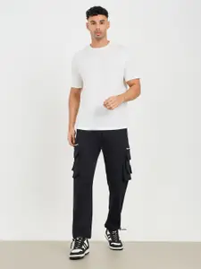 Styli Men Relaxed Mid-Rise Cotton Cargo Trousers