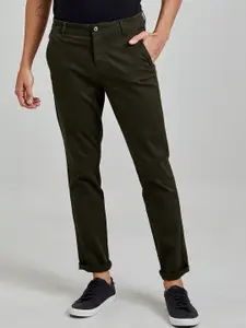 Red Flame Men Slim Fit Stretchable Mid-Rise Cuffed Trousers