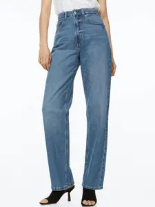 Kotty Women Blue Jean Straight Fit High-Rise Light Fade Stretchable Jeans