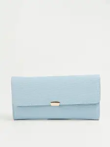 Ginger by Lifestyle Women Textured Envelope Wallet