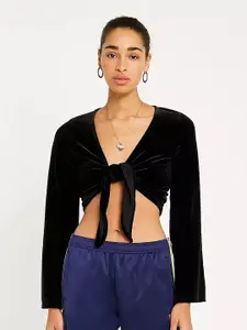 MARZENI V-Neck Fitted Knitted Crop Top