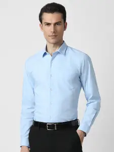 Peter England Slim Fit Spread Collar Opaque Cotton Formal Shirt
