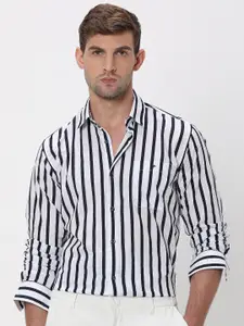 Mufti Slim Fit Striped Spread Collar Long Sleeves Cotton Casual Shirt