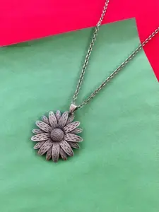 ATIBELLE Silver-Plated Floral Shaped Pendant With Chain