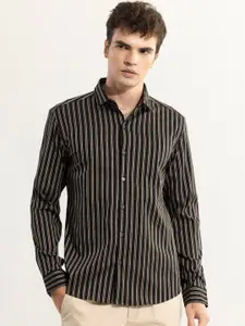 Snitch Black Classic Slim Fit Vertical Striped Spread Collar Cotton Casual Shirt