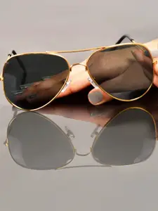 DressBerry Women Gold-Toned Aviator Sunglasses with UV Protected Lens DBSG-06-AVI-GD-BK