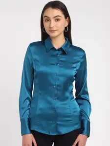 GUESS Spread Collar Casual Shirt