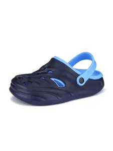 BERSACHE Men Self Design Clogs