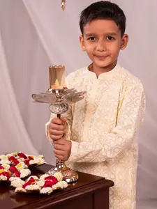 VASTRAMAY Boys Floral Embroidered Regular Chikankari Kurta with Pyjamas