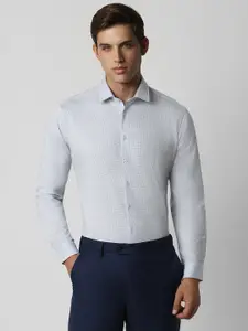 Van Heusen Spread Collar Cotton Formal Shirt