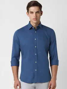 Van Heusen Sport Spread Collar Slim Fit Cotton Casual Shirt