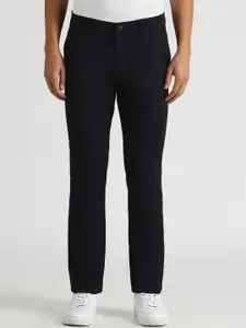 Pepe Jeans Maze Feather Men Straight Fit Mid Rise Chinos Trousers