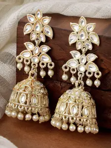 KARATCART Gold-Plated Kundan Studded & Beads Beaded Contemporary Jhumkas