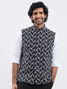 VASTRAMAY Embroidered Nehru Jackets