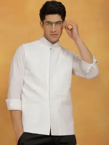 VASTRAMAY Embroidered Nehru Jacket