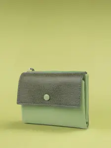 DressBerry Women Animal Textured Three Fold Wallet